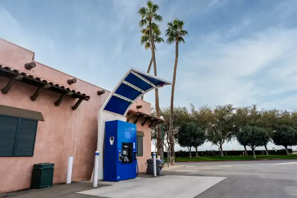 FirstElement hydrogen fuel station at Harris Ranch