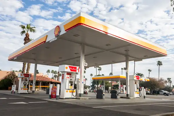 Harris Ranch Shell gas station pumps