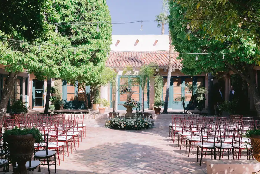 Outdoor Courtyard at Harris Ranch Resort